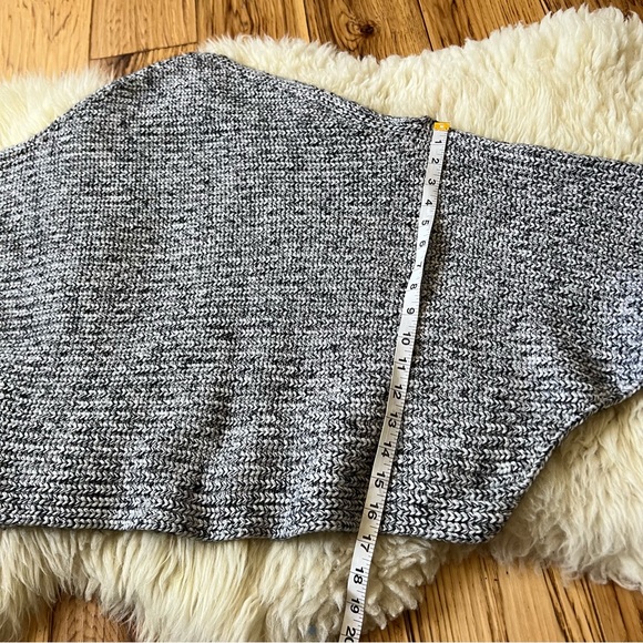 Alexander Wang Asymmetrical Cropped Sweater - Picture 5 of 5